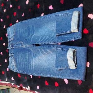 NWOT Rolled bottom skinny jeans. Size small.